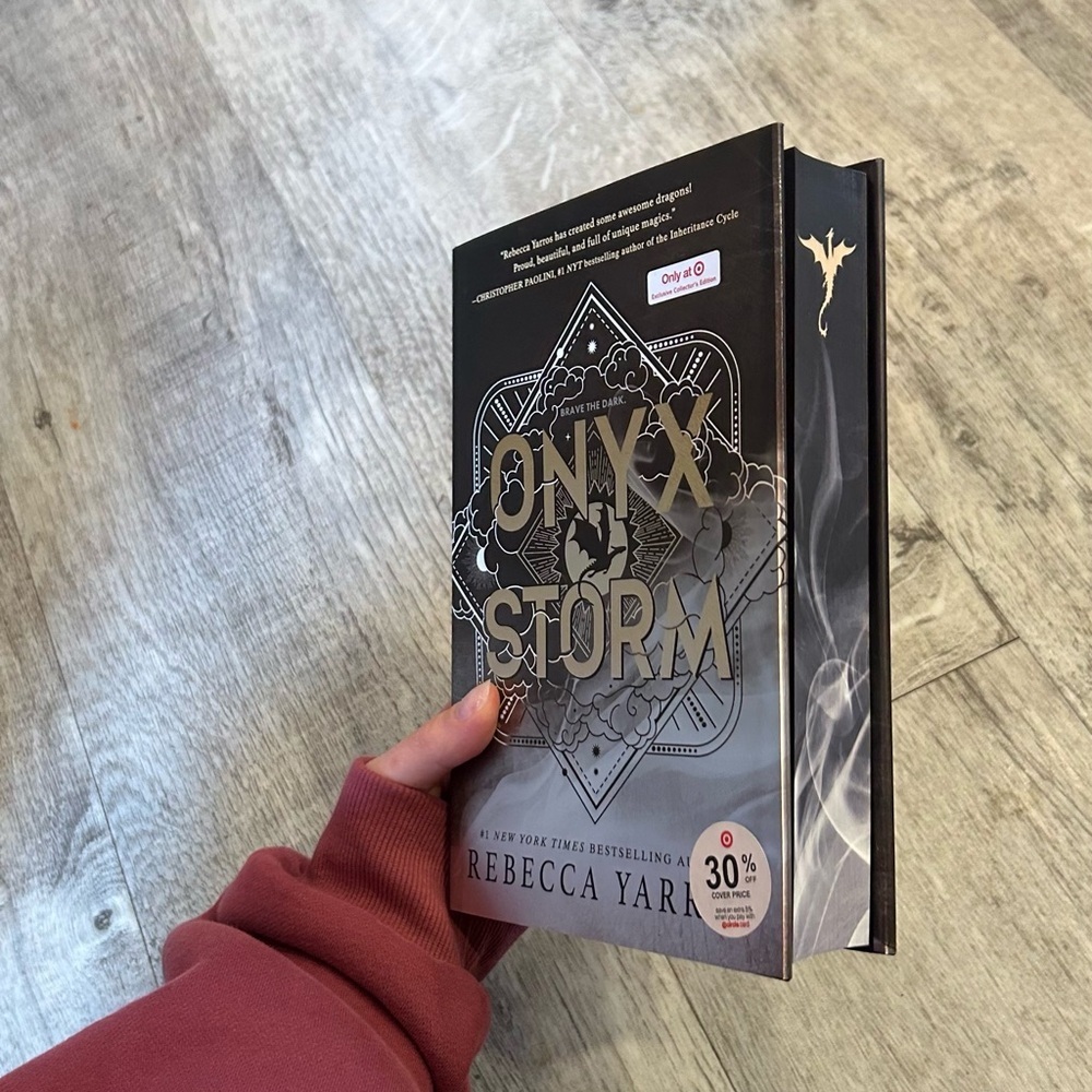 Onyx Storm - Target Exclusive Edition - by Rebecca Yarros - Picture 3 of 5